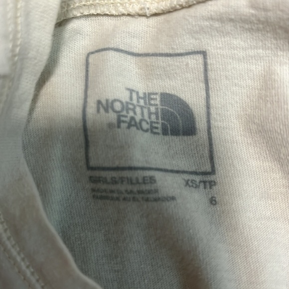 Girls North Face Shirt - Picture 2 of 2
